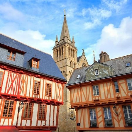 Apartamento Studio Tout Confort Avec Vue Cathedrale A St Patern Vannes-Centre Exterior foto