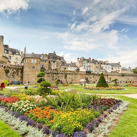 Apartamento Studio Tout Confort Avec Vue Cathedrale A St Patern Vannes-Centre Exterior foto