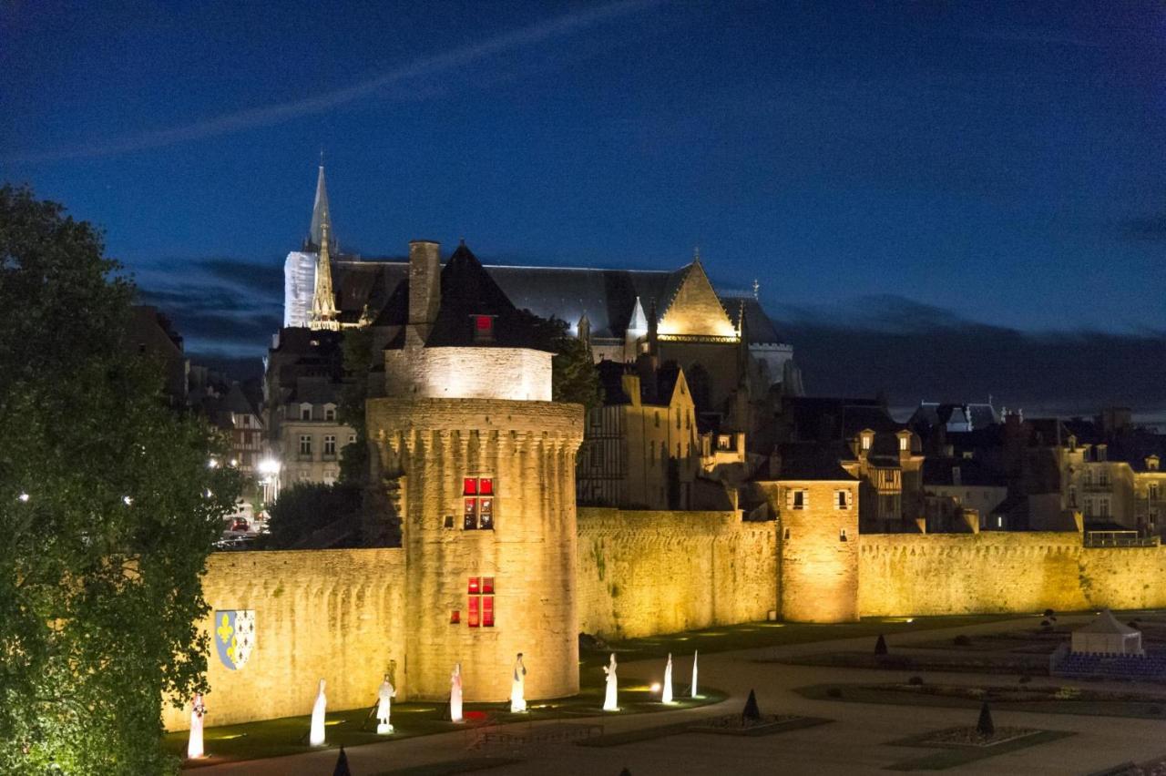 Apartamento Studio Tout Confort Avec Vue Cathedrale A St Patern Vannes-Centre Exterior foto